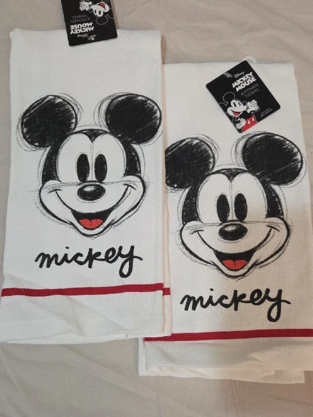 Disney Mickey Mouse 4 Pc Kitchen Set Oven Mitts & Towels NWT